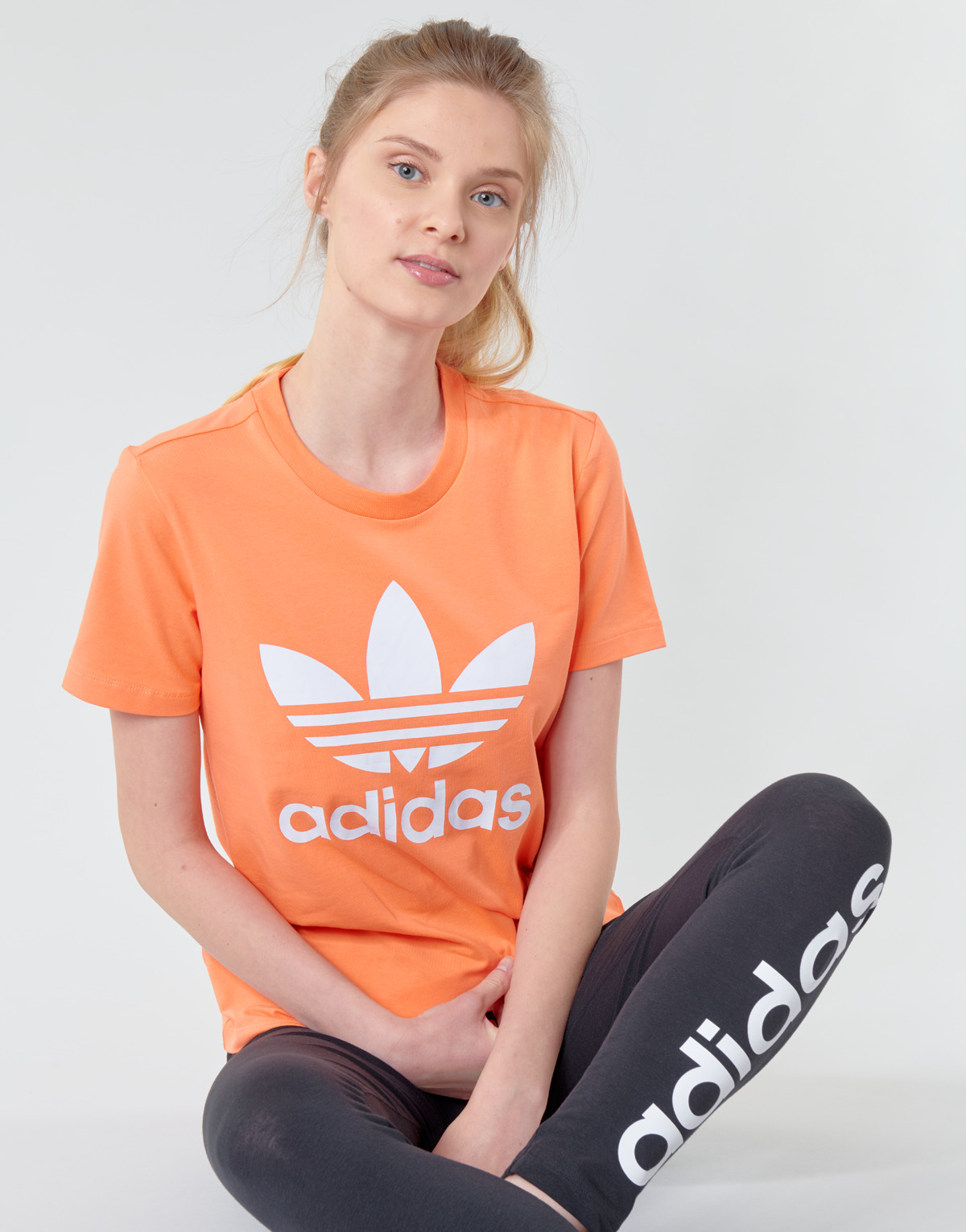 felpa arancione adidas