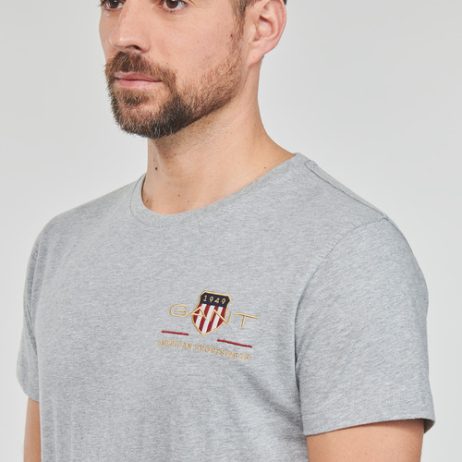 T-shirt-uomo-Gant-ARCHIVE-SHIELD-EMB-Grigio-Gant-7325705819645-4