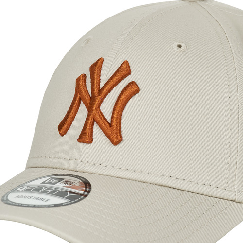 Cappellino-LEAGUE-ESSENTIAL-9FORTY-NEW-YORK-YANKEES-Beige-2