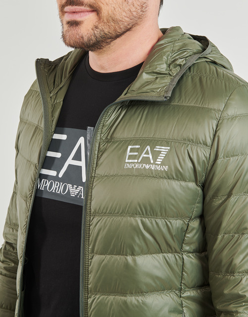 Piumino-uomo-Emporio-Armani-EA7-TRAIN-CORE-ID-M-DOWN-LIGHT-Verde-Emporio-Armani-EA7-8058947497263-4