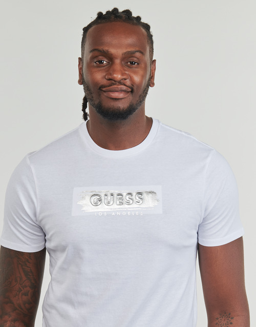 T-shirt-uomo-Guess-SS-BSC-METALLIC-DEBOSS-LOGO-TE-Bianco-Guess-7625408443612-4